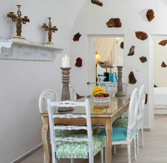 2-Luxury-houses-for-sale-in-Santorini-Firostefani-40