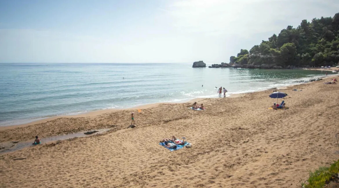 Beachfront House for Sale in Corfu, Glyfada 1