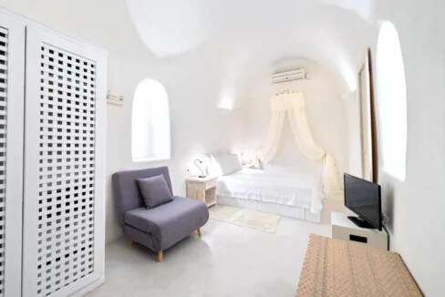 Home in Santorini for sale 14