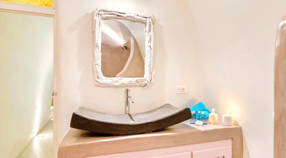 Home in Santorini for sale 15