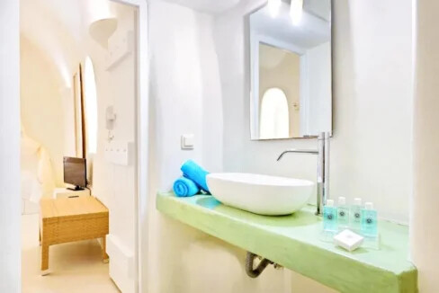 Home in Santorini for sale 28
