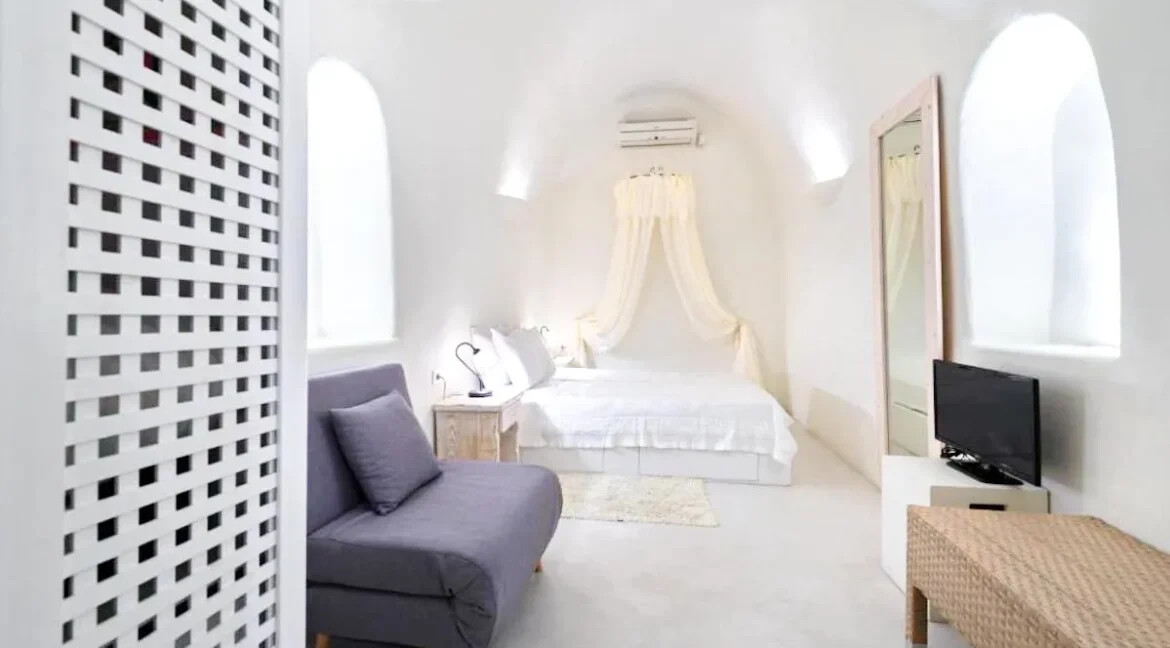 Home in Santorini for sale 3