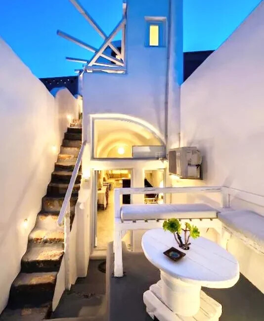 Home in Santorini for sale 9