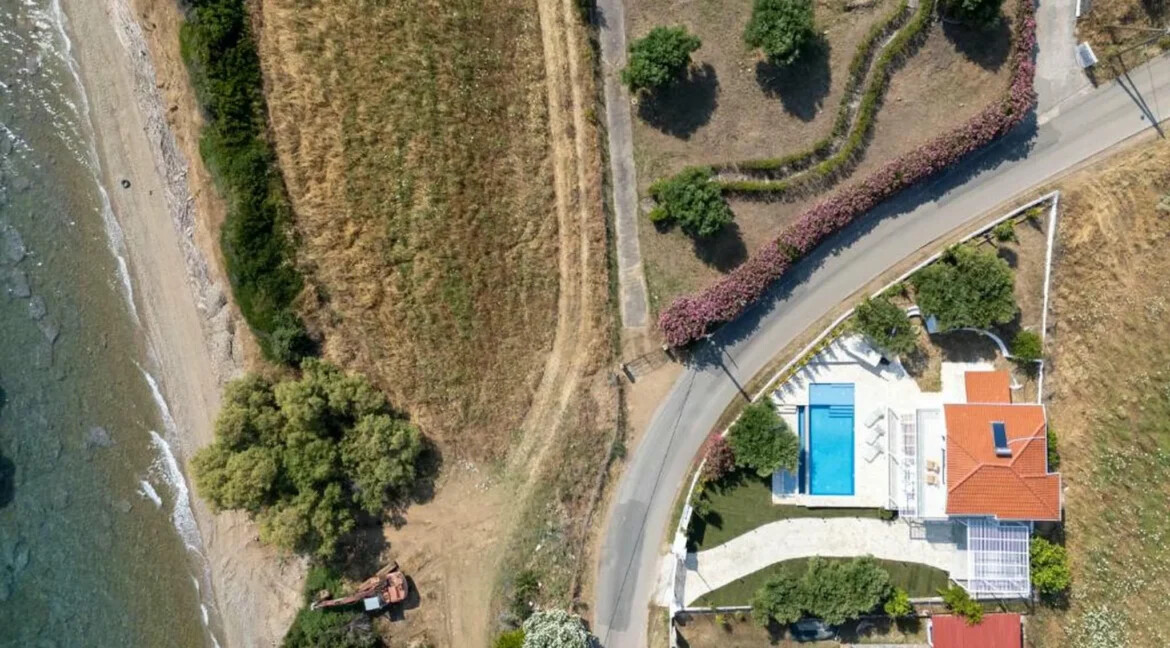 Luxury Beachfront Villa for Sale in Halkidiki 4