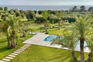 Luxury House for Sale in Halkidiki Pallini, Nea Skioni