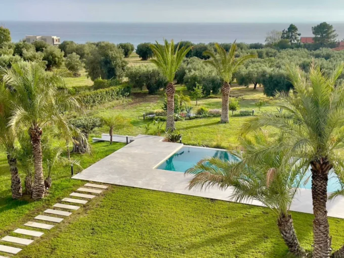 Luxury House for Sale in Halkidiki Pallini, Nea Skioni