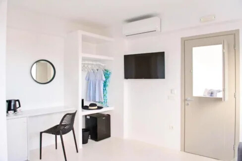 Luxury Suite for Sale in Santorini, Greece 1