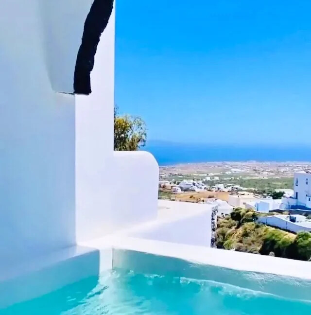 Luxury Suite for Sale in Santorini, Greece 5