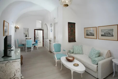 Luxury houses for sale in Santorini, Firostefani 11