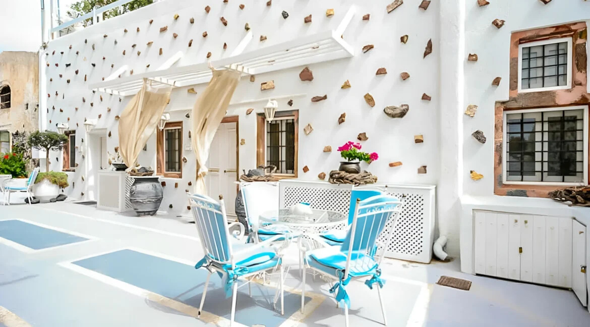 Luxury houses for sale in Santorini, Firostefani 19