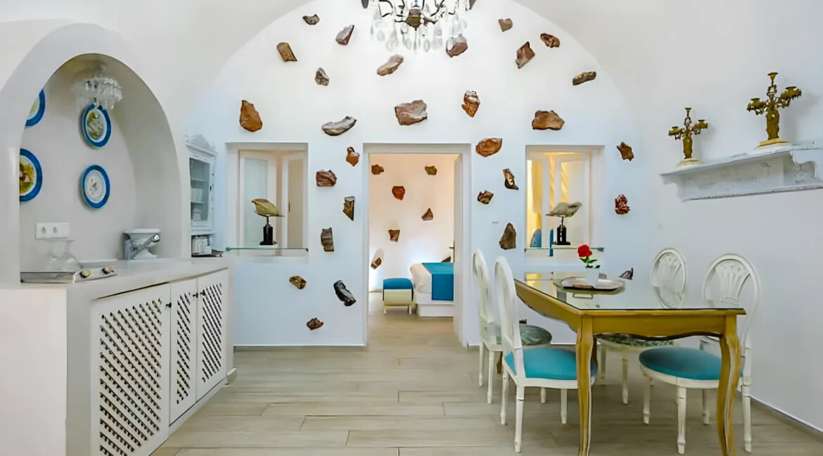 Luxury houses for sale in Santorini, Firostefani 21