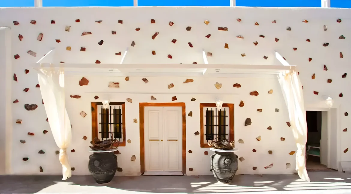 Luxury houses for sale in Santorini, Firostefani 22