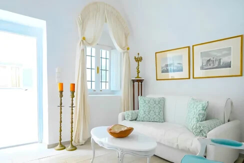 Luxury houses for sale in Santorini, Firostefani 23