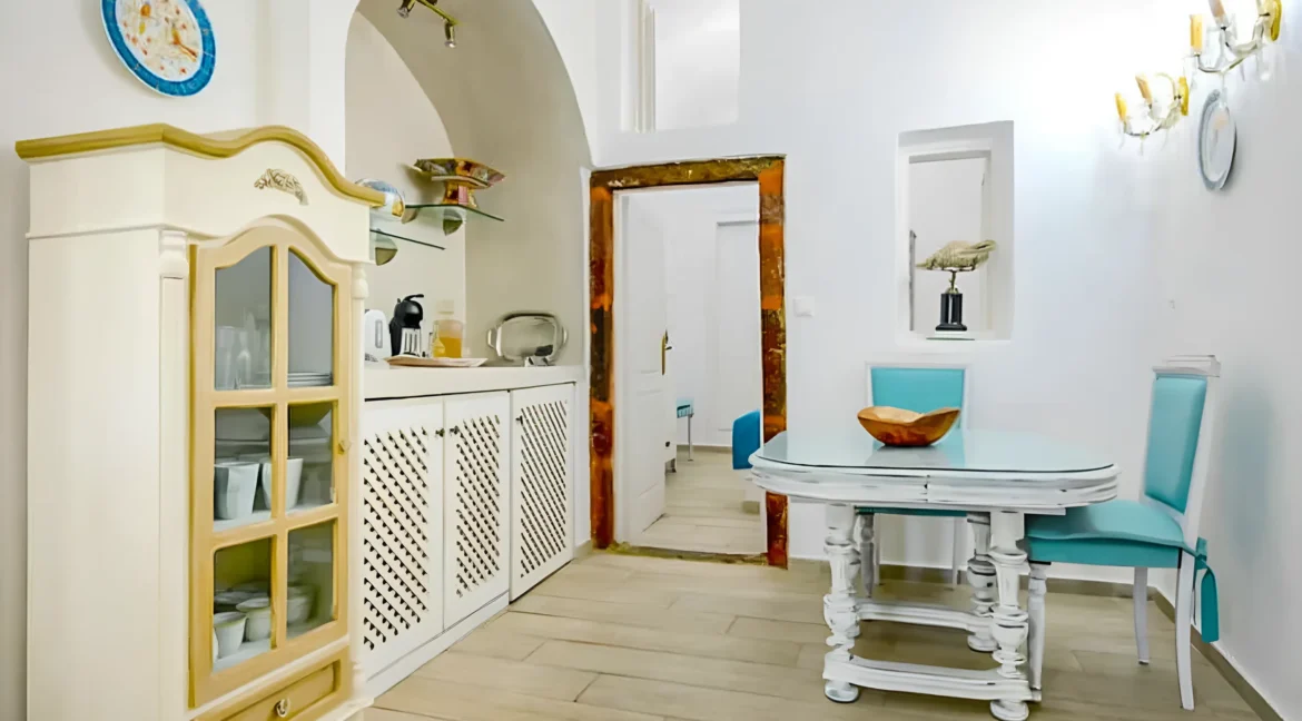 Luxury houses for sale in Santorini, Firostefani 27