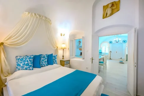Luxury houses for sale in Santorini, Firostefani 29