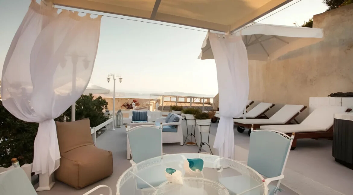 Luxury houses for sale in Santorini, Firostefani 4