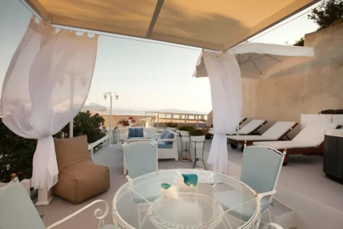 Luxury houses for sale in Santorini, Firostefani 4