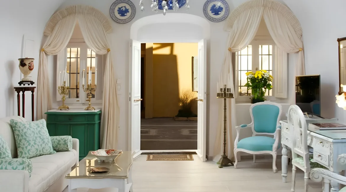 Luxury houses for sale in Santorini, Firostefani 8