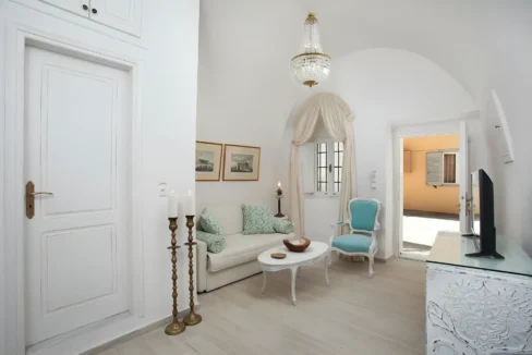 Luxury houses for sale in Santorini, Firostefani 9