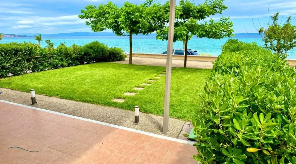 Seafront House Polychrono Halkidiki for sale 10