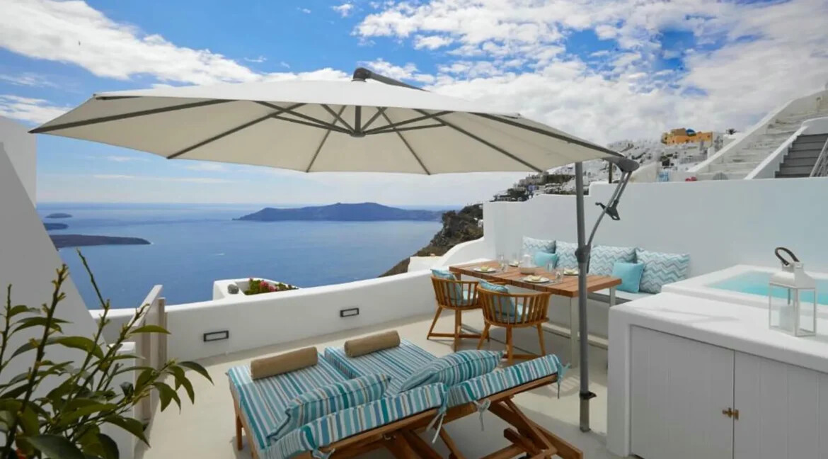 Stunning Cave House for Sale in Imerovigli, Santorini 3