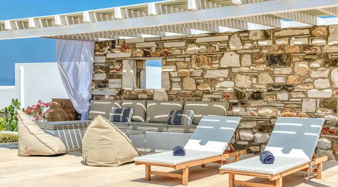 Villa for Sale Paros, Luxurious Two-Bedroom Residence 16