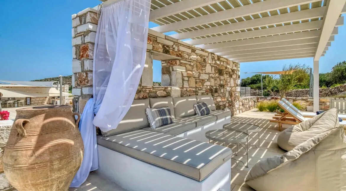 Villa for Sale Paros, Luxurious Two-Bedroom Residence 17