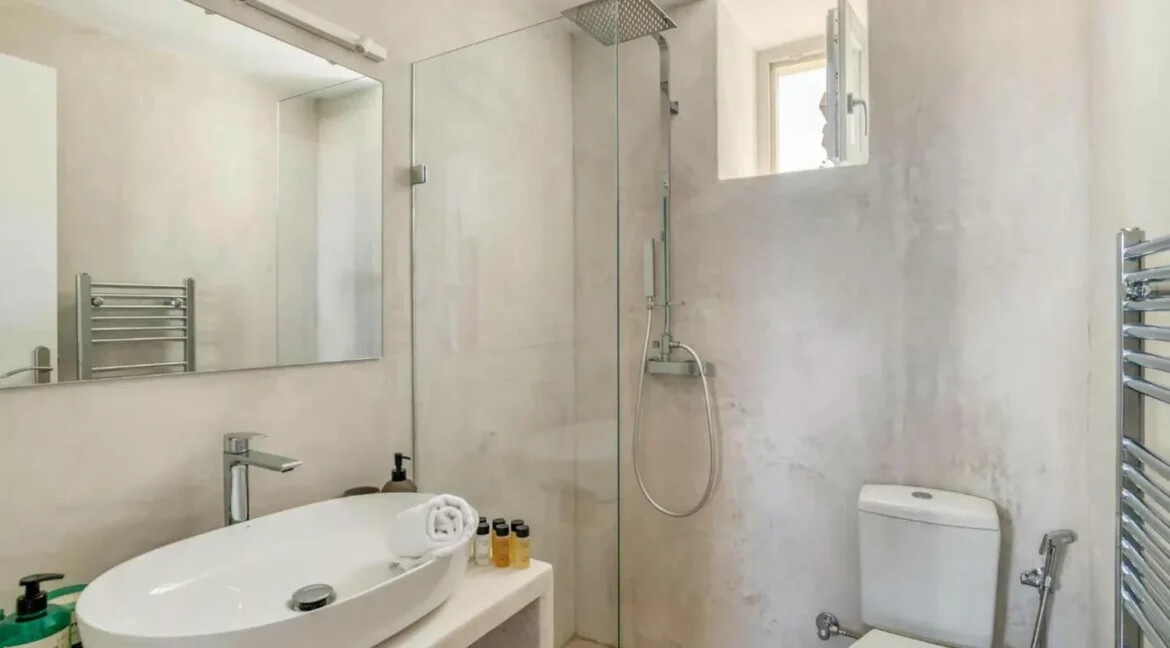 Villa for Sale Paros, Luxurious Two-Bedroom Residence 29