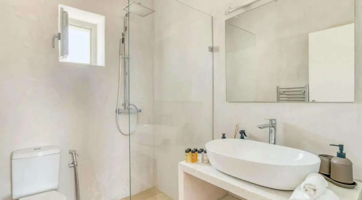 Villa for Sale Paros, Luxurious Two-Bedroom Residence 30