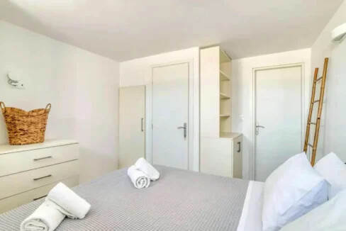 Villa for Sale Paros, Luxurious Two-Bedroom Residence 31