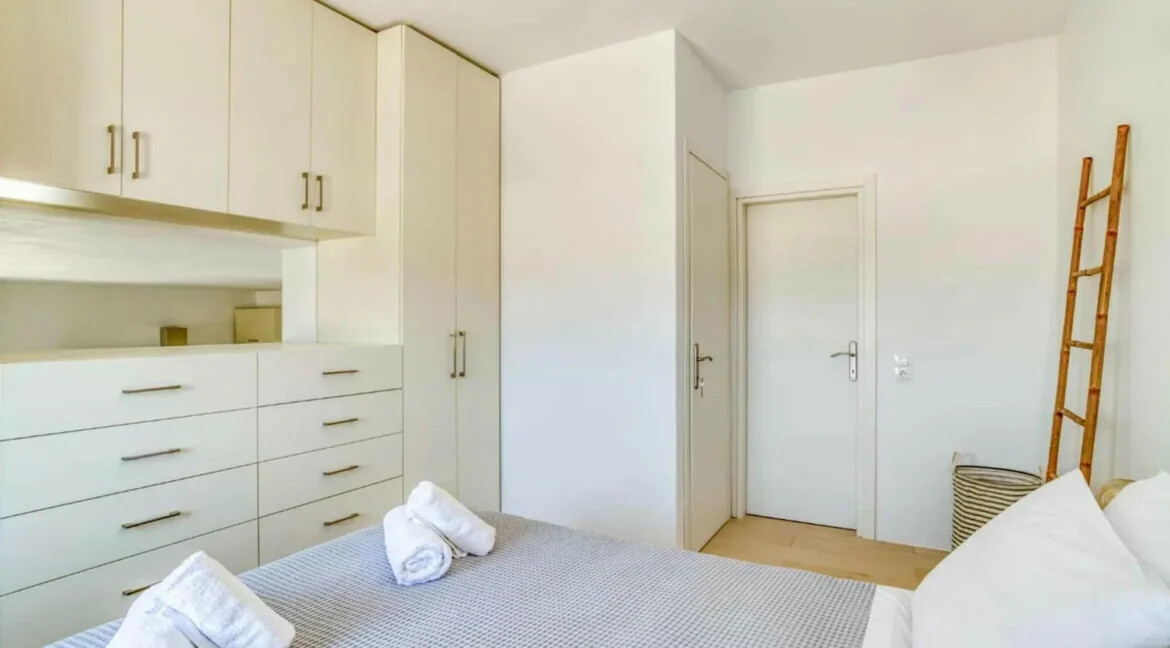 Villa for Sale Paros, Luxurious Two-Bedroom Residence 34