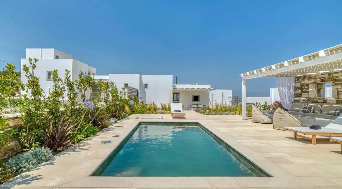Villa for Sale Paros, Luxurious Two-Bedroom Residence 9