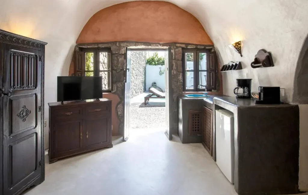 Villa with Private Pool in Megalochori Santorini 1