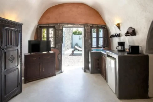 Villa with Private Pool in Megalochori Santorini 1