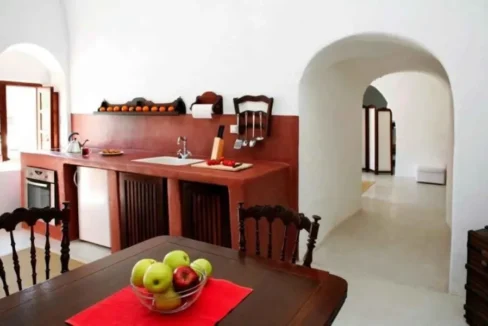 Villa with Private Pool in Megalochori Santorini 10
