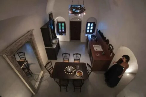 Villa with Private Pool in Megalochori Santorini 14