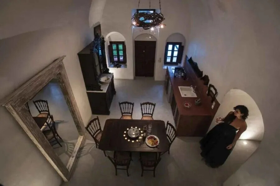 Villa with Private Pool in Megalochori Santorini 14