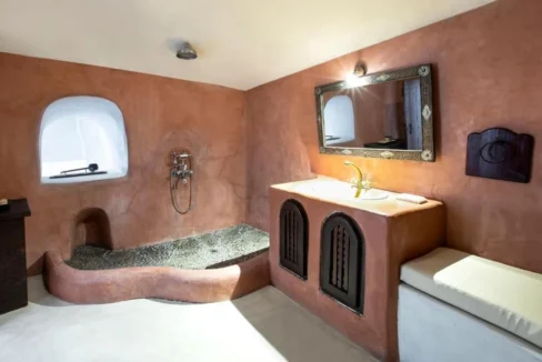 Villa with Private Pool in Megalochori Santorini 18