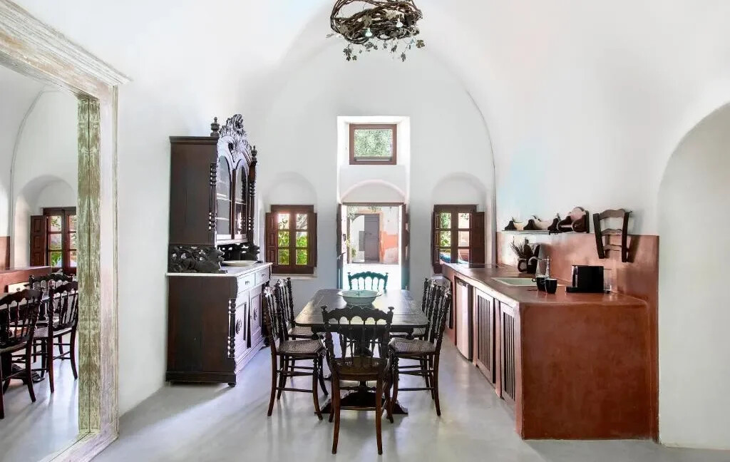 Villa with Private Pool in Megalochori Santorini 19