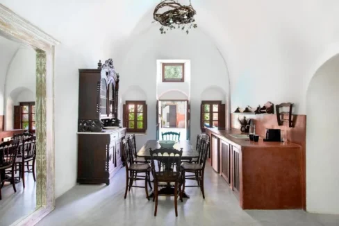 Villa with Private Pool in Megalochori Santorini 19