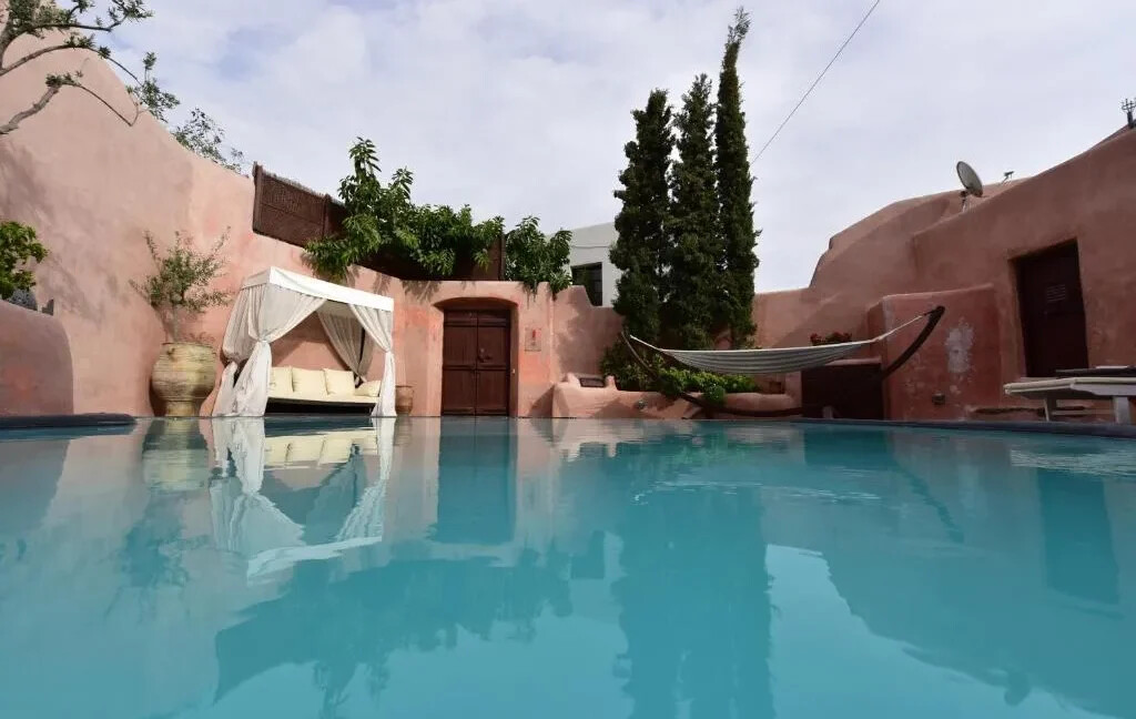 Villa with Private Pool in Megalochori Santorini 4