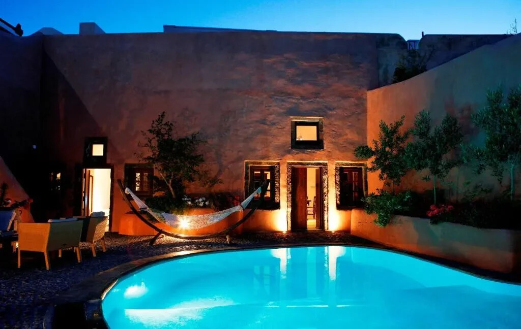 Villa with Private Pool in Megalochori Santorini 6