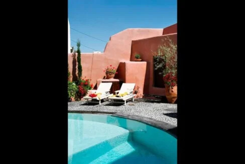 Villa with Private Pool in Megalochori Santorini 9