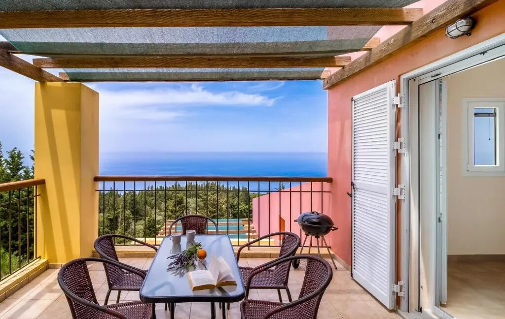 Villa with sea view for Sale in Lefkada 10