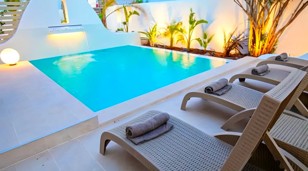 2 Houses for Sale in Santorini Perivolos 1