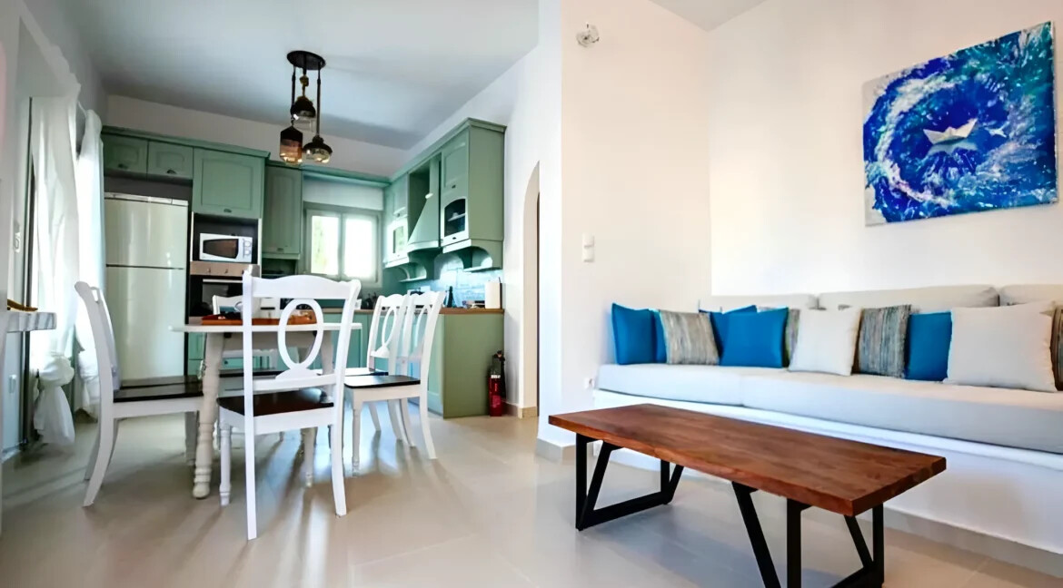 2 Houses for Sale in Santorini Perivolos 10