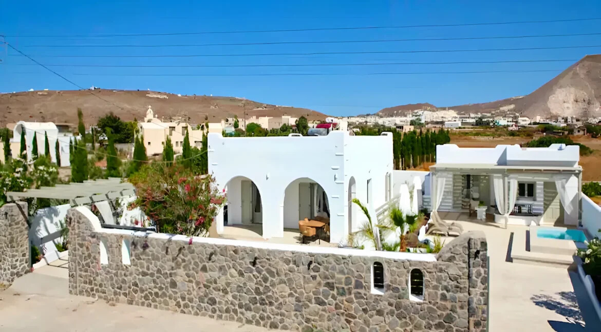 2 Houses for Sale in Santorini Perivolos 18
