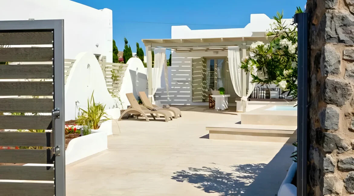 2 Houses for Sale in Santorini Perivolos 21