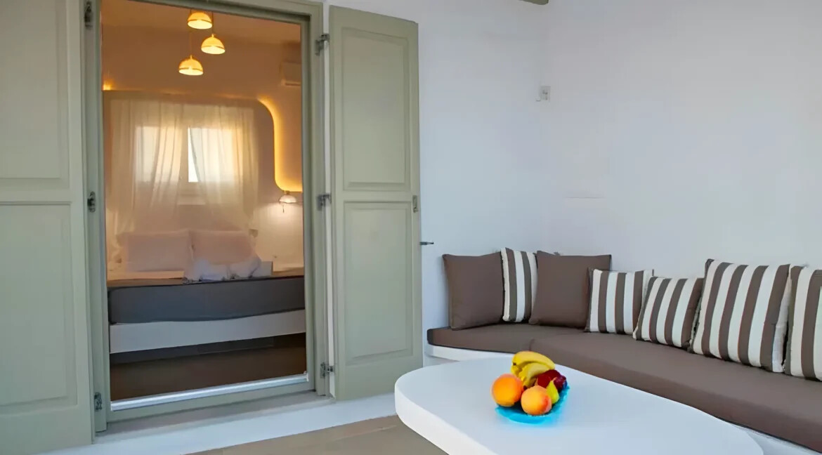 2 Houses for Sale in Santorini Perivolos 33