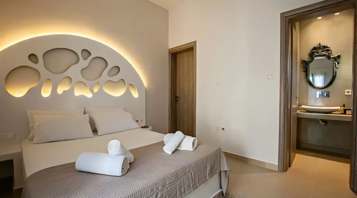 2 Houses for Sale in Santorini Perivolos 5